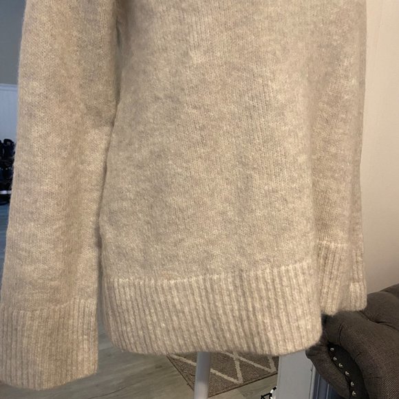 Calvin Klein V-neck sweater - Picture 4 of 4